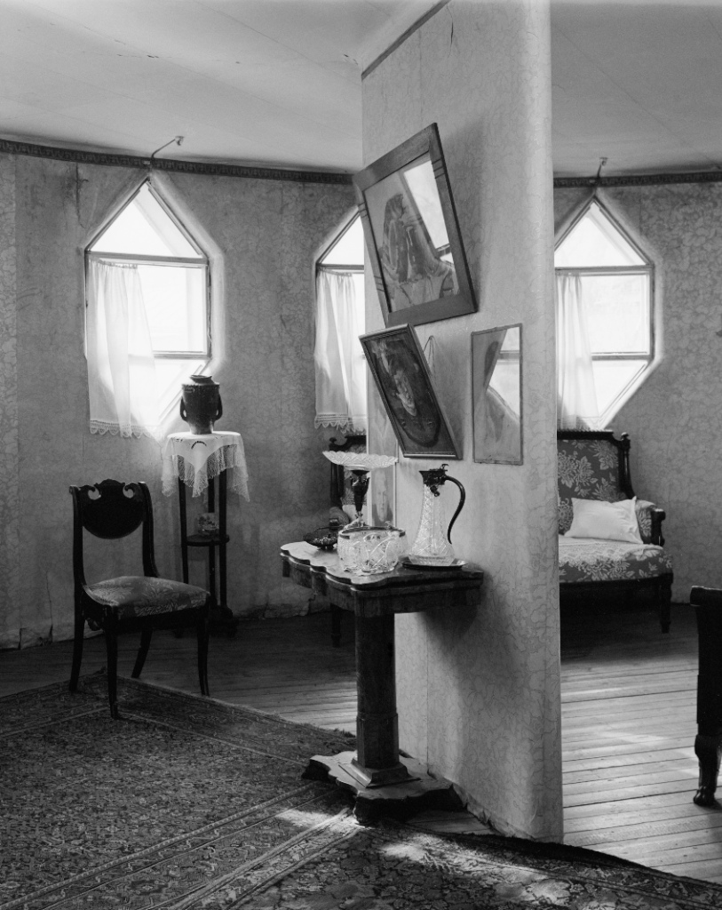 Дом Мельникова, второй этаж, спальня.