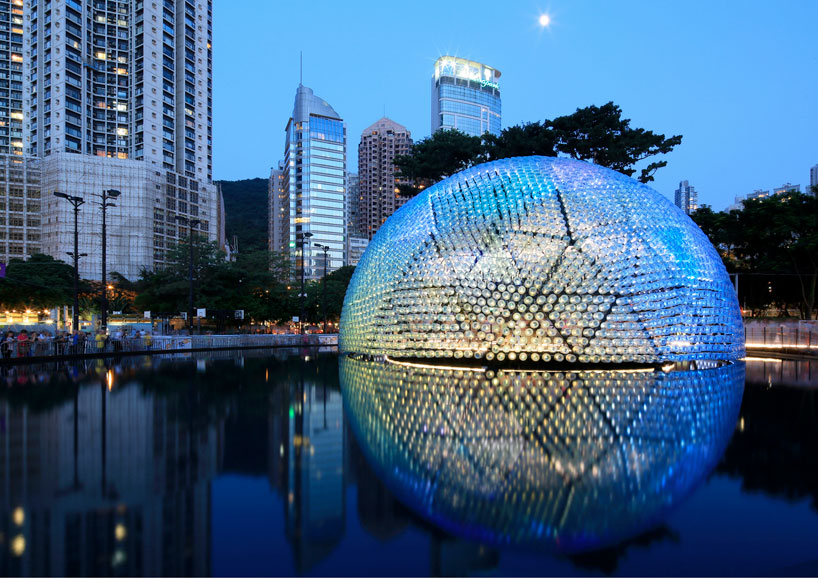 lantern-pavilion-made-from-recycled-water-bottles-designboom-01