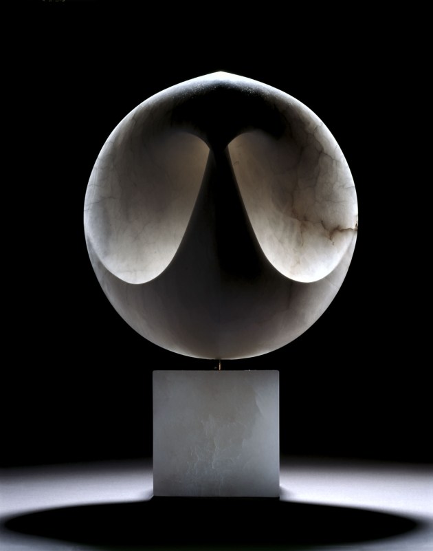 529f7d10e8e44ec0e600001c_santiago-calatrava-the-metamorphosis-of-space_09