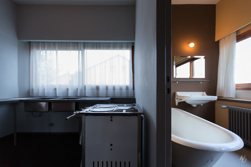 5318d12fc07a802c27000152_ad-classics-weissenhof-siedlung-houses-14-and-15-le-corbusier-and-pierre-jeanneret_07_hb_6945